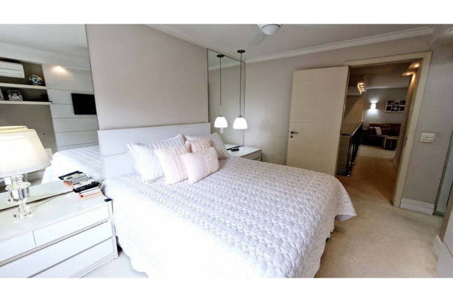 Imagem Casa com 3 Quartos à Venda, 295 m² em Caxingui - São Paulo Imagem Casa com 3 Quartos à Venda, 295 m² em Caxingui - São Paulo
