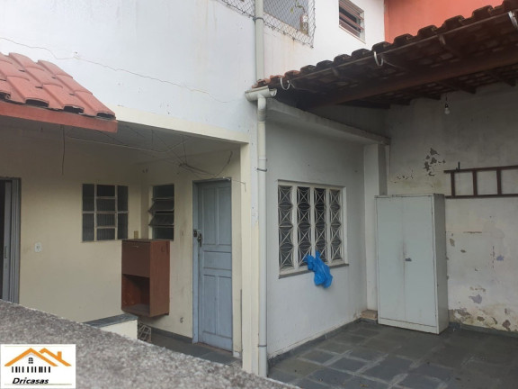 Imagem Sobrado com 6 Quartos à Venda, em Senador Camará - Rio De Janeiro Imagem Sobrado com 6 Quartos à Venda, em Senador Camará - Rio De Janeiro