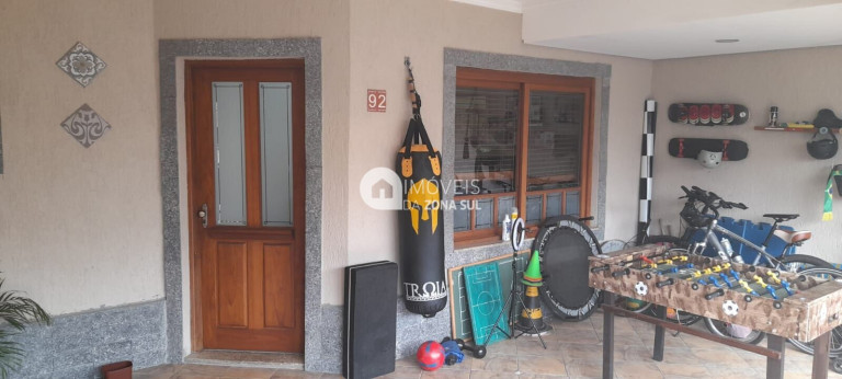 Imagem Casa com 3 Quartos à Venda, 179 m²