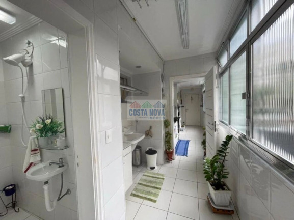 Imagem Apartamento com 3 Quartos à Venda, 221 m²