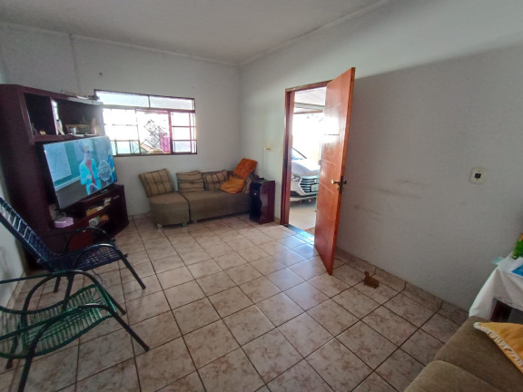 Imagem Imóvel com 
            	3             Quartos à Venda, 120 m² em 
            	Setor Perim             - 
            	Goiania            