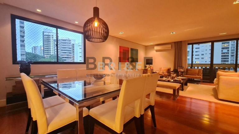 Imagem Apartamento com 3 Quartos para Alugar, 240 m² em Campo Belo - São Paulo Imagem Apartamento com 3 Quartos para Alugar, 240 m² em Campo Belo - São Paulo