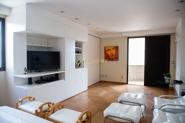 Imagem Imóvel com 3 Quartos à Venda, 587 m² em Belvedere - Belo Horizonte Imagem Imóvel com 3 Quartos à Venda, 587 m² em Belvedere - Belo Horizonte