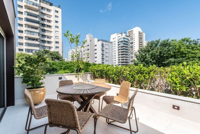 Imagem Imóvel com 4 Quartos à Venda, em Alto De Pinheiros - São Paulo Imagem Imóvel com 4 Quartos à Venda, em Alto De Pinheiros - São Paulo