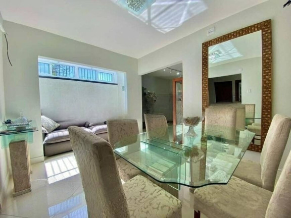 Imagem Casa com 4 Quartos à Venda, 233 m² em Menino Deus - Porto Alegre Imagem Casa com 4 Quartos à Venda, 233 m² em Menino Deus - Porto Alegre