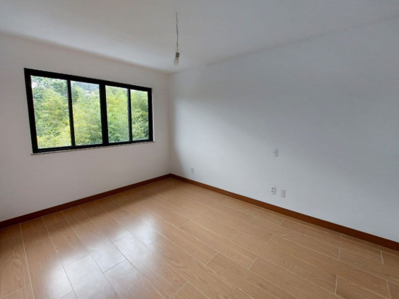 Imagem Casa com 3 Quartos à Venda, 150 m² em Várzea - Teresópolis