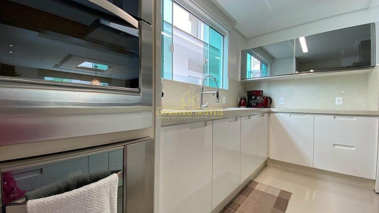Imagem Casa com 3 Quartos à Venda, 420 m² em Pedra Branca - Palhoça Imagem Casa com 3 Quartos à Venda, 420 m² em Pedra Branca - Palhoça