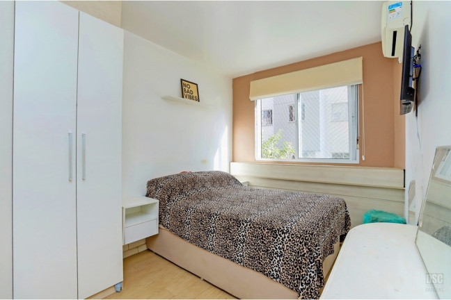Imagem Imóvel com 2 Quartos à Venda, em Camaquã - Porto Alegre Imagem Imóvel com 2 Quartos à Venda, em Camaquã - Porto Alegre