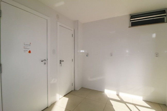 Imagem Imóvel com 2 Quartos à Venda, em Copacabana - Rio De Janeiro Imagem Imóvel com 2 Quartos à Venda, em Copacabana - Rio De Janeiro