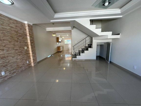 Imagem Sobrado com 3 Quartos à Venda, 145 m² em Ariribá - Balneário Camboriú