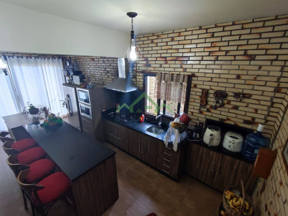 Imagem Casa com 3 Quartos à Venda, 143 m² em Centro - Balneário Barra Do Sul