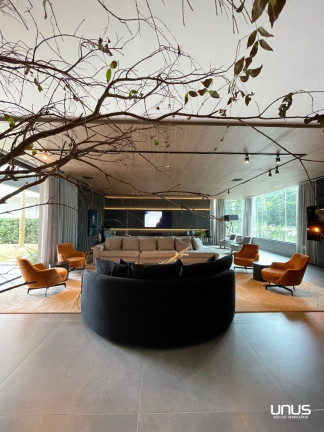 Imagem Casa com 4 Quartos à Venda, 1.400 m² em Jurerê Internacional - Florianópolis Imagem Casa com 4 Quartos à Venda, 1.400 m² em Jurerê Internacional - Florianópolis
