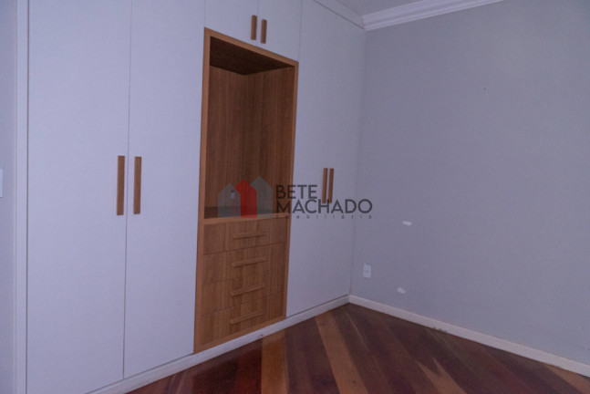 Imagem Casa com 4 Quartos à Venda, 135 m² em Araras - Teresópolis