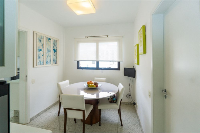 Imagem Imóvel com 4 Quartos à Venda, em Moema - São Paulo Imagem Imóvel com 4 Quartos à Venda, em Moema - São Paulo