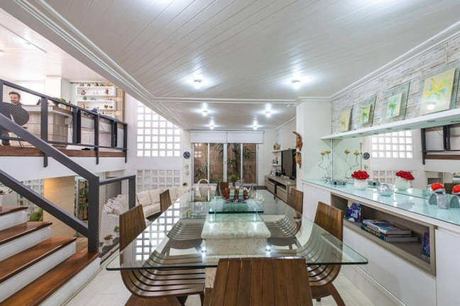 Imagem Casa com 3 Quartos à Venda, em Agronomica - Florianópolis Imagem Casa com 3 Quartos à Venda, em Agronomica - Florianópolis