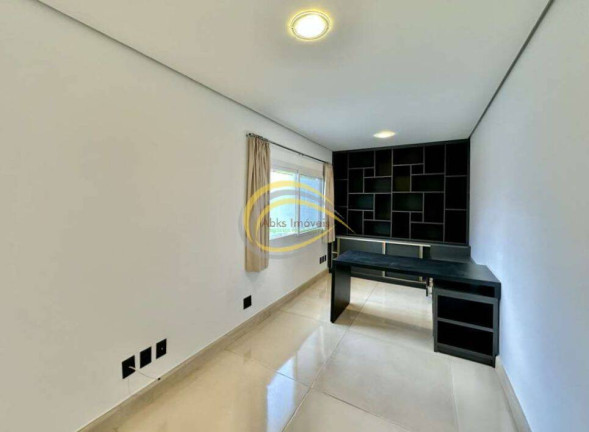 Imagem Casa com 4 Quartos à Venda, 358 m² em Golf Village - Carapicuíba Imagem Casa com 4 Quartos à Venda, 358 m² em Golf Village - Carapicuíba
