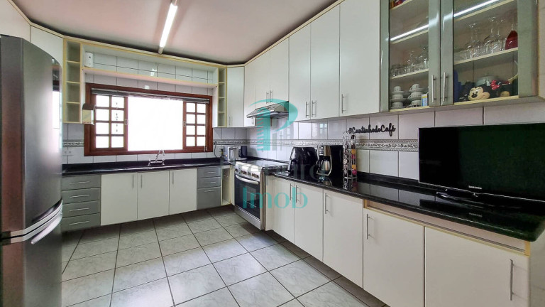 Imagem Sobrado com 3 Quartos à Venda, 243 m² em Umuarama - Osasco Imagem Sobrado com 3 Quartos à Venda, 243 m² em Umuarama - Osasco