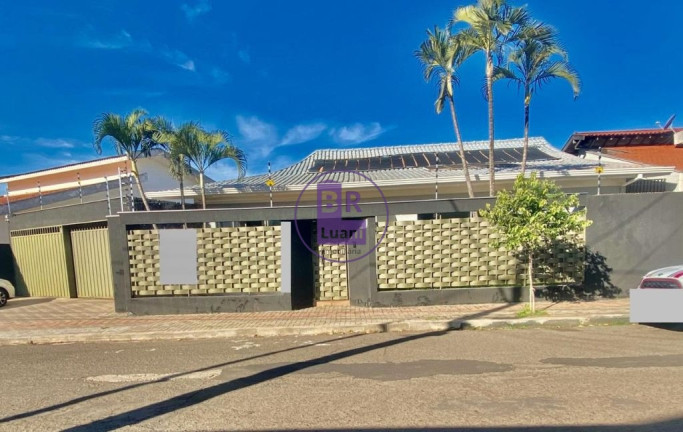 Imagem Sobrado com 3 Quartos à Venda, 614 m² em Quebec - Londrina Imagem Sobrado com 3 Quartos à Venda, 614 m² em Quebec - Londrina