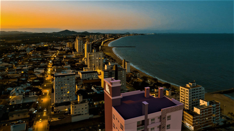 Imagem Apartamento com 3 Quartos à Venda, 110 m² em Centro - Balneário Piçarras Imagem Apartamento com 3 Quartos à Venda, 110 m² em Centro - Balneário Piçarras