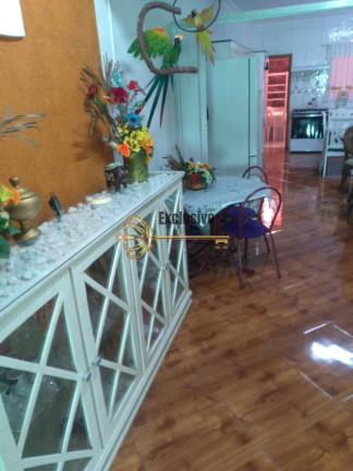 Imagem Casa com 3 Quartos à Venda, 204 m² em Vila Pires - Santo André