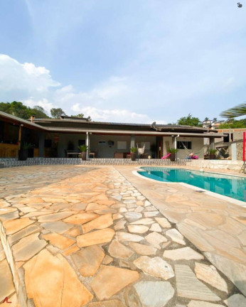 Casa com 4 Quartos à Venda, 917 m² em Bom Jesus Dos Perdões