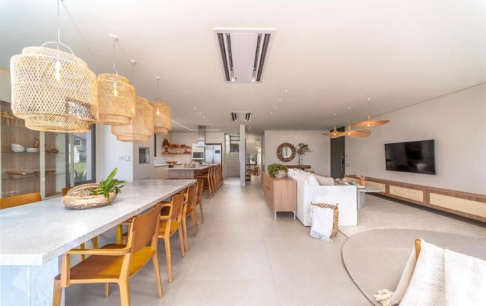Imagem Casa com 5 Quartos à Venda, 458 m² em Praia Do Estaleiro - Balneário Camboriú Imagem Casa com 5 Quartos à Venda, 458 m² em Praia Do Estaleiro - Balneário Camboriú