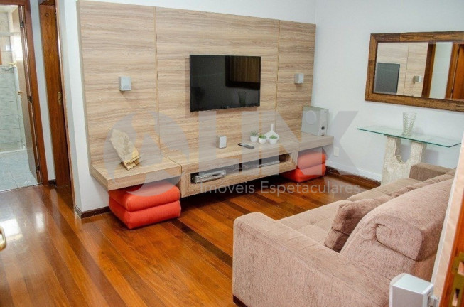 Imagem Casa com 5 Quartos à Venda, 550 m² em Chácara Das Pedras - Porto Alegre Imagem Casa com 5 Quartos à Venda, 550 m² em Chácara Das Pedras - Porto Alegre