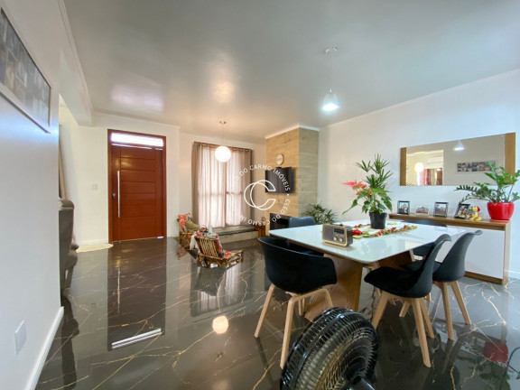 Imagem Casa com 3 Quartos à Venda, 203 m² em Nossa Senhora De Lourdes - Santa Maria Imagem Casa com 3 Quartos à Venda, 203 m² em Nossa Senhora De Lourdes - Santa Maria