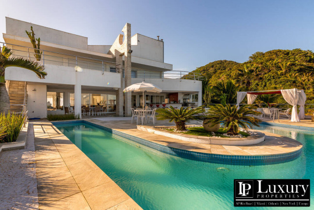 Imagem Casa com 10 Quartos à Venda, em Balneário Praia Do Pernambuco - Guarujá Imagem Casa com 10 Quartos à Venda, em Balneário Praia Do Pernambuco - Guarujá