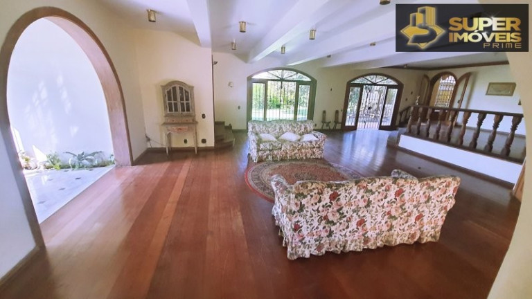 Imagem Casa com 5 Quartos à Venda, 2.200 m² em Centro - Pelotas