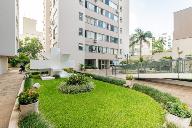 Imagem Apartamento com 1 Quarto à Venda, 50 m² em Centro Histórico - Porto Alegre Imagem Apartamento com 1 Quarto à Venda, 50 m² em Centro Histórico - Porto Alegre