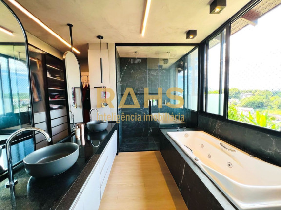 Imagem Casa com 3 Quartos à Venda, 294 m² em América - Joinville Imagem Casa com 3 Quartos à Venda, 294 m² em América - Joinville