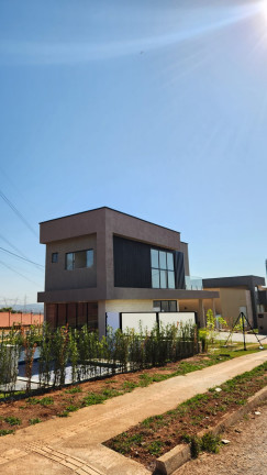 Imóvel com 
            	3             Quartos à Venda, 190 m² em 
            	Jardim Veneza             - 
            	Senador Canedo            