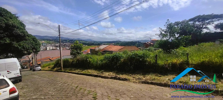 Casa com 2 Quartos à Venda, 750 m² em Centro - Cambuí