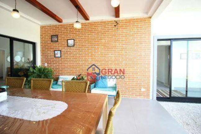 Imagem Casa com 4 Quartos à Venda, 233 m² em Butiatuvinha - Curitiba Imagem Casa com 4 Quartos à Venda, 233 m² em Butiatuvinha - Curitiba