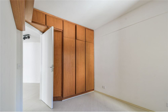 Imagem Imóvel com 1 Quarto à Venda, em Moema - São Paulo Imagem Imóvel com 1 Quarto à Venda, em Moema - São Paulo