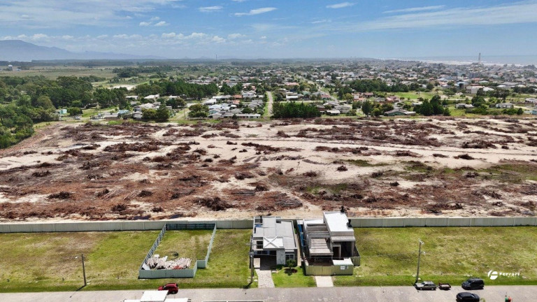 Imagem Casa de Condomínio com 4 Quartos à Venda, 187 m² em ---- - Capão Da Canoa Imagem Casa de Condomínio com 4 Quartos à Venda, 187 m² em ---- - Capão Da Canoa