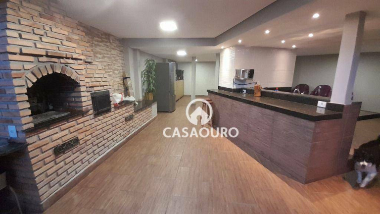 Casa com 4 Quartos à Venda, 300 m² em Floresta - Belo Horizonte