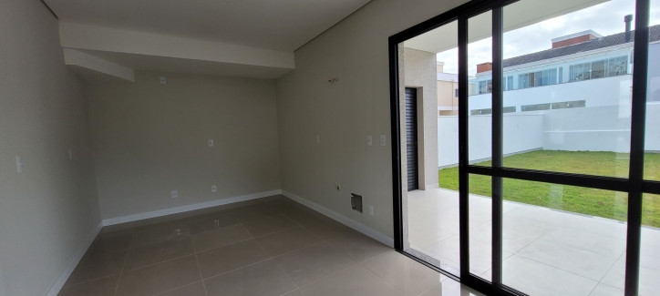 Imagem Casa com 3 Quartos à Venda, 229 m² em Cachoeira Do Bom Jesus - Florianópolis
