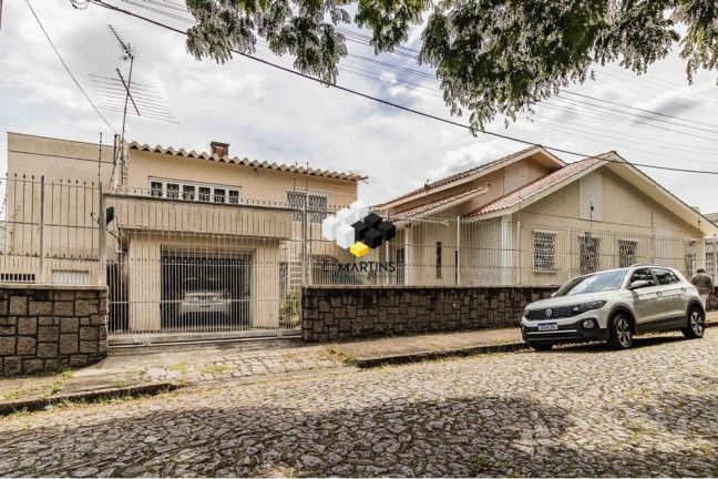 Casa com 2 Quartos à Venda, 250 m² em Vila Ipiranga - Porto Alegre