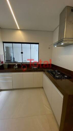 Imagem Casa com 4 Quartos para Alugar, em Bom Retiro - Ipatinga Imagem Casa com 4 Quartos para Alugar, em Bom Retiro - Ipatinga