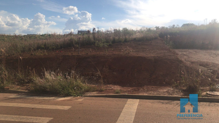 Terreno à Venda, 300 m² em Cara Cara - Ponta Grossa