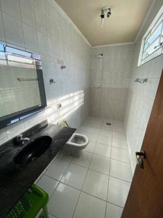 Imagem Casa com 3 Quartos à Venda, 160 m² em Vila Santa Isabel - Taubaté Imagem Casa com 3 Quartos à Venda, 160 m² em Vila Santa Isabel - Taubaté