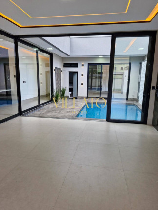 Imagem Casa com 4 Quartos à Venda, 238 m² em Moinho Dos Ventos - Goiânia Imagem Casa com 4 Quartos à Venda, 238 m² em Moinho Dos Ventos - Goiânia