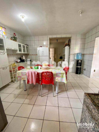 Imagem Casa com 3 Quartos à Venda, 230 m² em Cidade Dos Funcionários - Fortaleza Imagem Casa com 3 Quartos à Venda, 230 m² em Cidade Dos Funcionários - Fortaleza