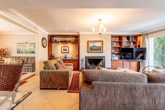 Imagem Casa com 3 Quartos à Venda, 350 m² em Chácara Das Pedras - Porto Alegre Imagem Casa com 3 Quartos à Venda, 350 m² em Chácara Das Pedras - Porto Alegre