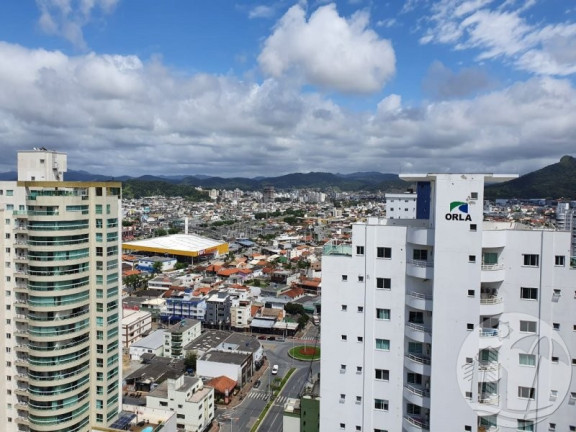 Imagem Apartamento com 3 Quartos à Venda, 195 m² em Centro - Balneário Camboriú Imagem Apartamento com 3 Quartos à Venda, 195 m² em Centro - Balneário Camboriú