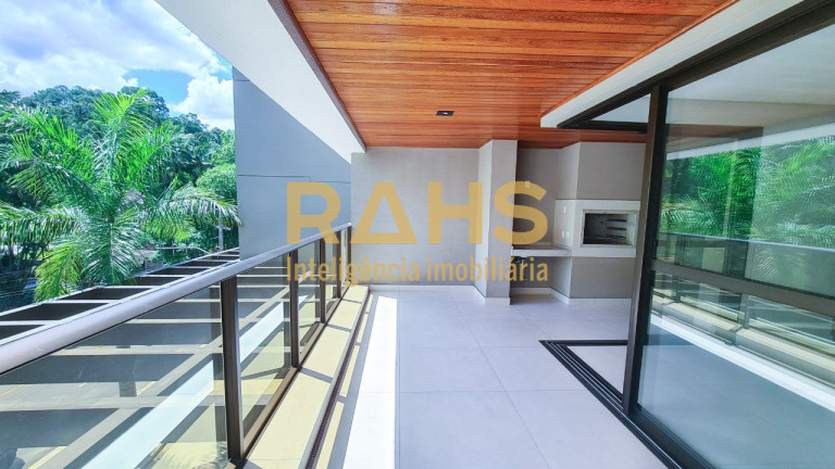 Apartamento com 3 Quartos à Venda, 265 m² em Atiradores - Joinville