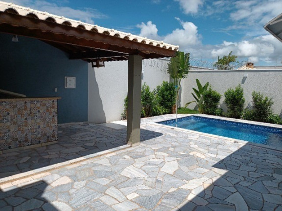 Casa com 3 Quartos à Venda,  em Rua 1 - Cravinhos