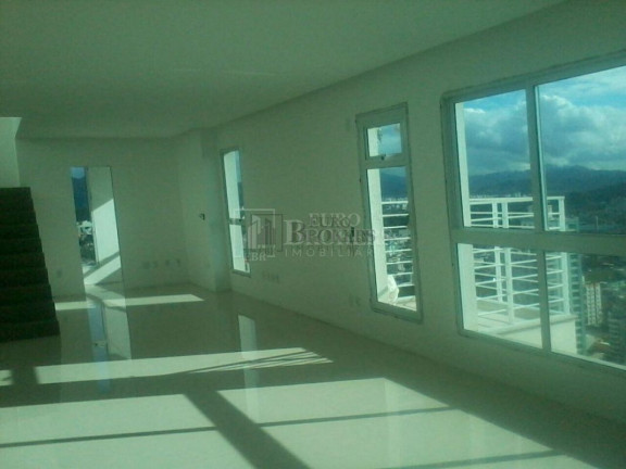 Imagem Cobertura com 3 Quartos à Venda, 330 m² em Centro - Balneário Camboriú